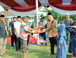 Kapolres Tulang Bawang Barat Laksanakan Sholat Idul Adha 1446 H / 2025 bersama Warga.