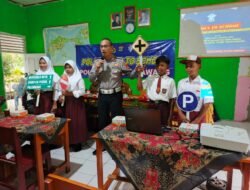 Kasat Lantas Polres Tulang Bawang Paparkan Materi dan Tujuan Digelarnya Police Goes To School di SD Negeri 2 Wonorejo