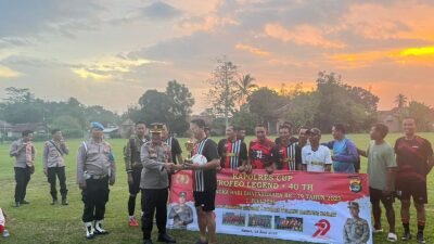 Sambut Hari Bhayangkara Ke-79, Polsek Tulang Bawang Tengah Gelar Sepak Bola Kapolres Cup Trofeo Legend U-40